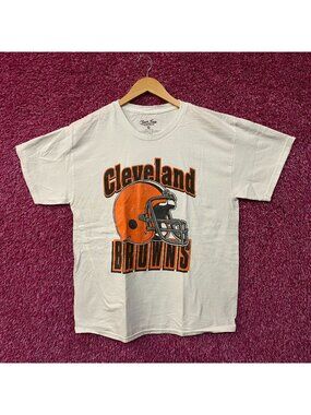 Junk Food Clothing NFL Cleveland Browns Throwback Helmet T-Shirt Medium